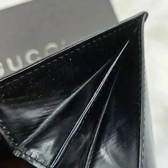 Interlocking G Vernis BiFold Long Wallet - Picture 13 of 15